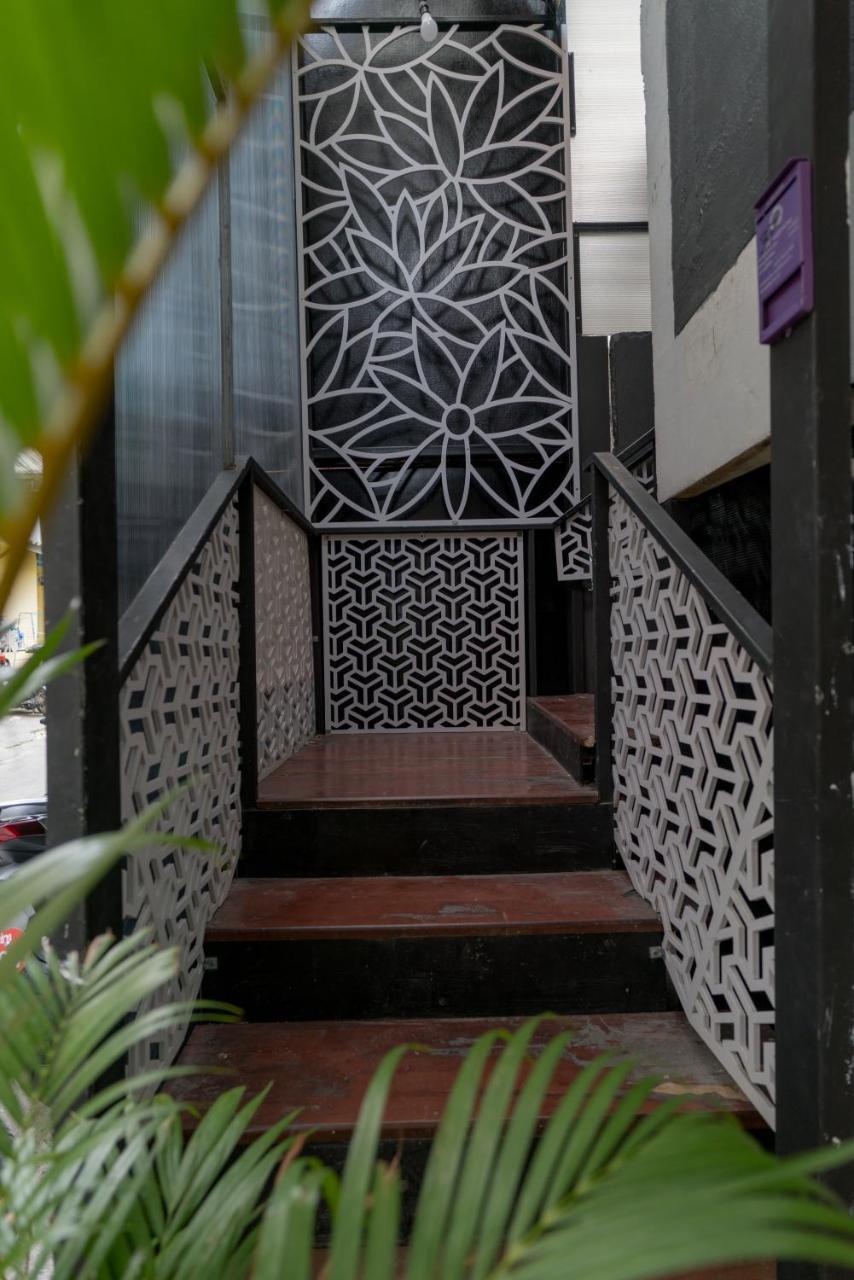 Grey Door Hotel Patong Exterior photo