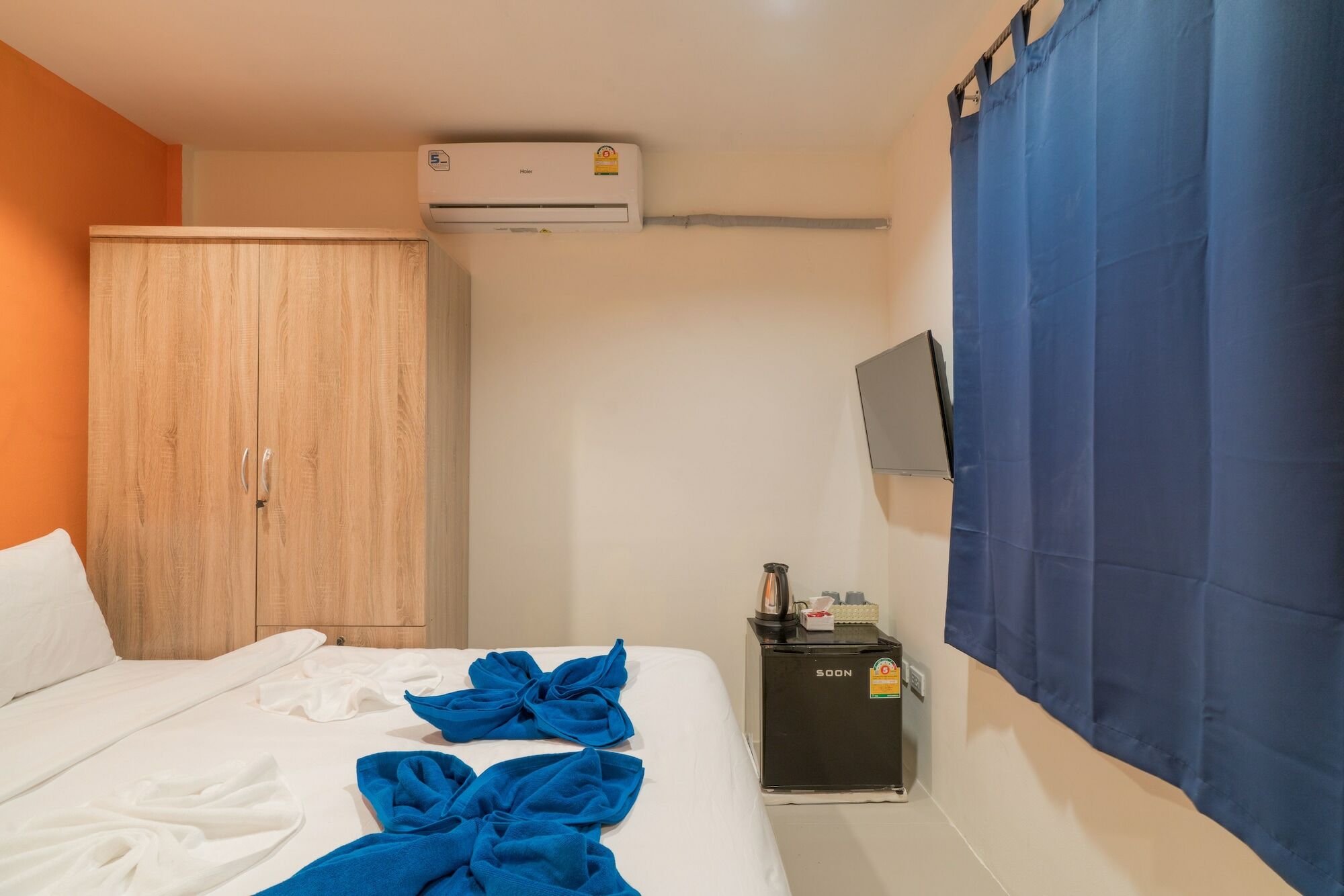Grey Door Hotel Patong Exterior photo
